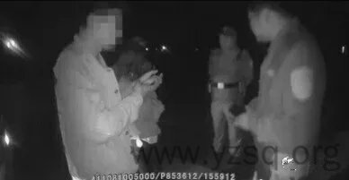 超载货车为逃避交警查车疯狂撞向载有民警的警车-禹州社区